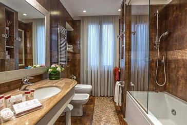 Hotel Forum | Rome | hotel forum roma junior suite sui fori romani 3